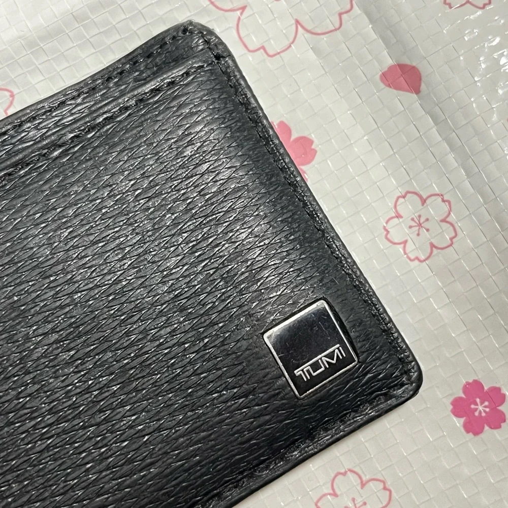 Tumi Monaco Black Leather 4 Slot Card Case with Money Clip